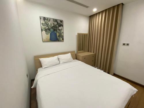 One-Bedroom Deluxe Apartment room in Vinhomes Metropolis Hanoi - South Land