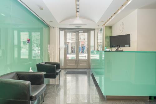 Chic Hotel - image 9