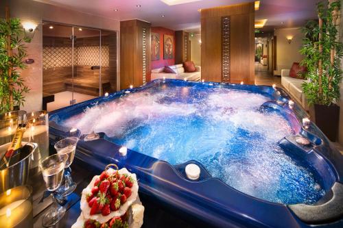 熱水浴缸, Landmark Creek Hotel & Wellness Plovdiv in 普羅夫迪夫西區