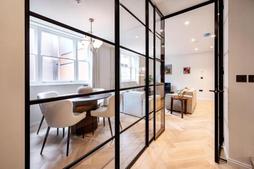 Covent Garden 2 bed 2 bath duplex - image 6