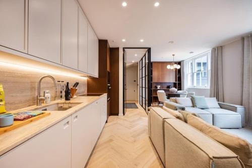 Covent Garden 2 bed 2 bath duplex - image 11