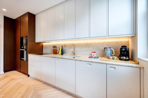 Two Bed Duplex in Covent Garden - image 8