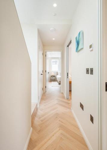 Two Bed Duplex in Covent Garden - image 2