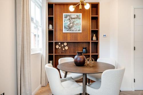 Two Bed Duplex in Covent Garden - image 5