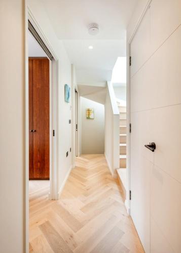 Two Bed Duplex in Covent Garden - image 4