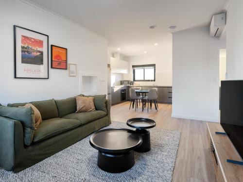 2 bedrooms, 3 beds