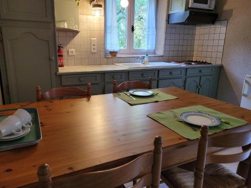 kuchyně, Chez Berger, 2 persoons Gîte L'Oustalou (Chez Berger, 2 persoons Gite L'Oustalou) in Castelnau-Montratier