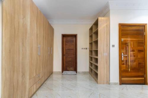 DY Gold Apartment in Olowora