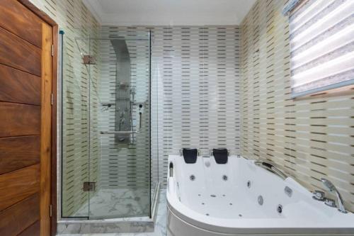 DY Gold Apartment in Olowora