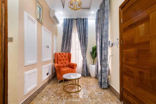 DY Gold Apartment in Olowora