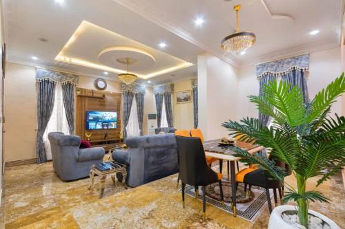 DY Gold Apartment in Olowora