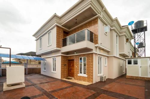 DY Gold Apartment in Olowora