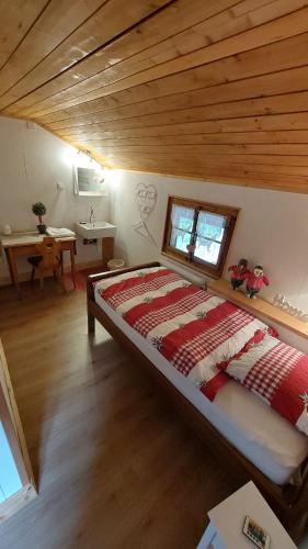 Single Room with Shared Bathroom