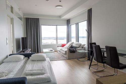 18th Floor Helsinki High Point 1 BDR Apartment with City View - Free Garage Parking, Helsinki (photo 8)
