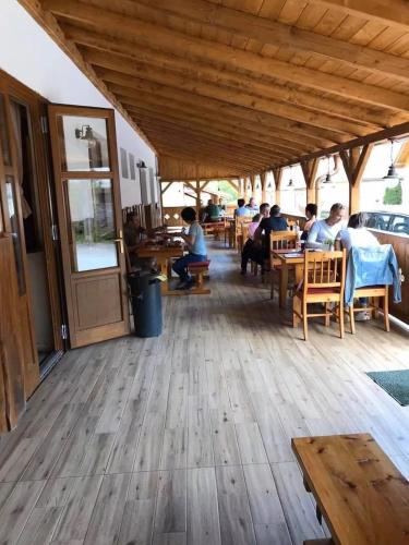 Vadasz Etterem es Panzio in Répáshuta