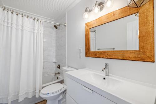 Four-Bedroom Holiday Home image 10