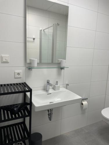 Bathroom, SweetHome - Studio Apartment Ergolding in Ergolding