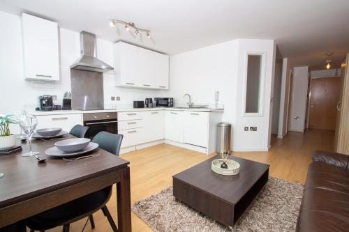 Nottingham Retreat - 1Bed Chic Apartment - Tap to explore photos