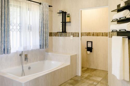 8 On Eagle Bed & Breakfast Room 1