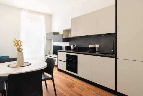Santa Tecla Living Corti di Bayres 3, Милан
