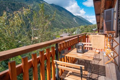 Apartment with Mountain View