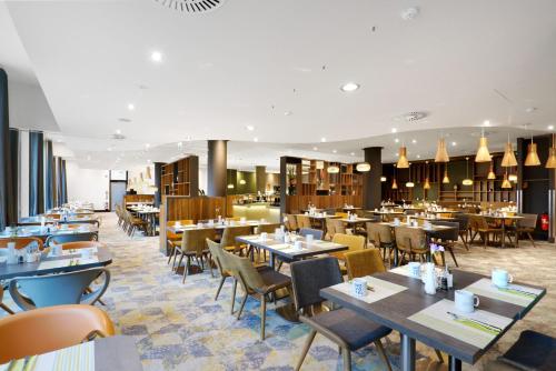 Novotel Berlin Mitte - image 8