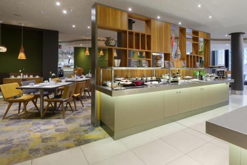 Novotel Berlin Mitte - image 10