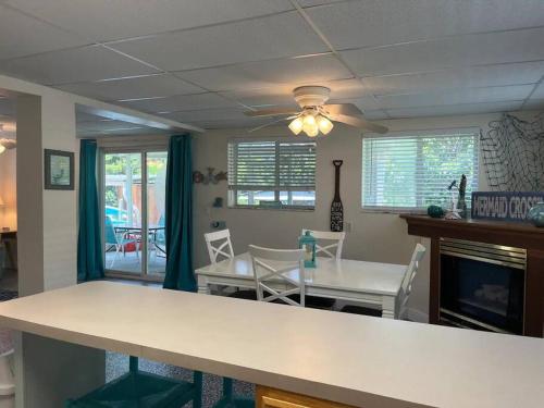 Pirate's Cove - Waterfront - Weeki Wachee River Access with Paddlecraft!! in Weeki Wachee (FL)