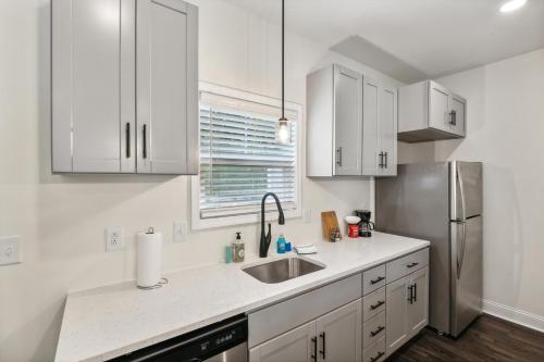 Alto D8 I Modern New Construction 2bd Apartment thumb 4