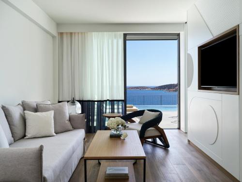 View, Hermes in Kissamos