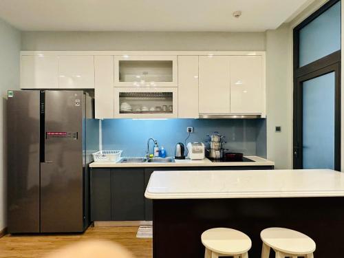 One-Bedroom Deluxe Apartment image 3
