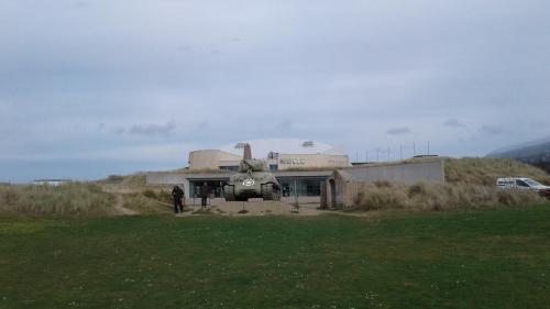 villa Les Pieds Dans l'Eau sur les plages du débarquement (villa Les Pieds Dans l'Eau sur les plages du debarquement) in Saint Martin De Varreville