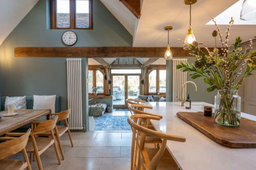 Super Host Large Luxury Cottage South Downs Park in Lodsworth