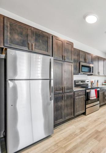 Bold 1164 I Parking I Pool I Gym I Parking