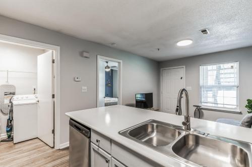 Cb 965-201 Modern Fayetteville Charm in Fort Bragg, USA