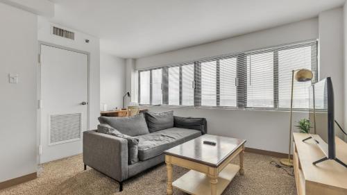 Pp 1506 Beautiful Professional 1br Apt, Pool in Harrisburg, USA
