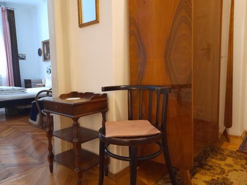 Danube river view close to Parlament - image 11