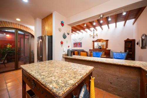 Eclectic Gem Near Centro King Beds and Rooftop Deck in San Miguel de Allende, Mexico