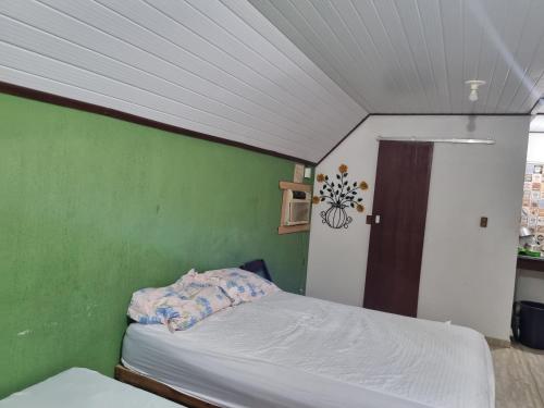 1 double bed, 1 twin bed