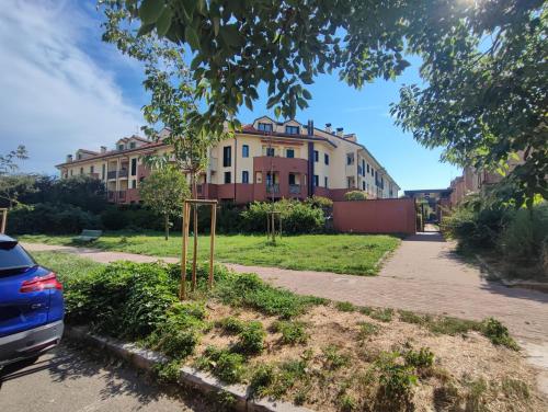 外部景觀, Un posto tranquillo a Milano in 邦德歐比尼