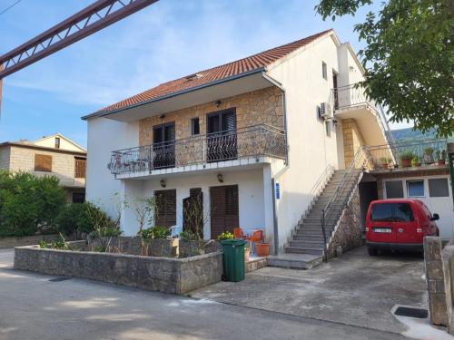 Apartments Šperka Jelsa 