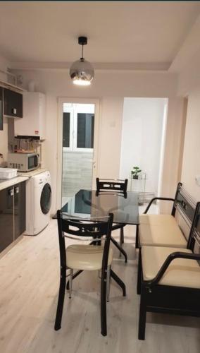Apartment 2 camere 1,3 km Promenada Mall Capacitate 4 persoane in Craiovita Noua