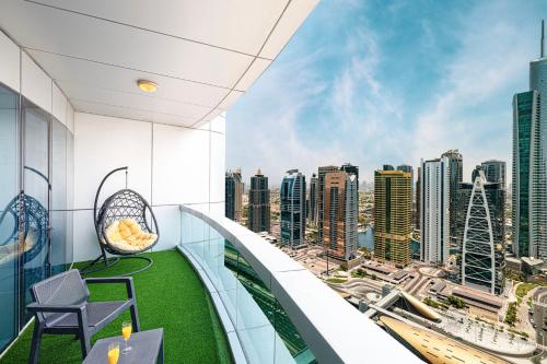 Expansive 5BR Dubai Marina Apt Near JBR Beach - Games - Pool, Dubaj (zdjęcie 2)