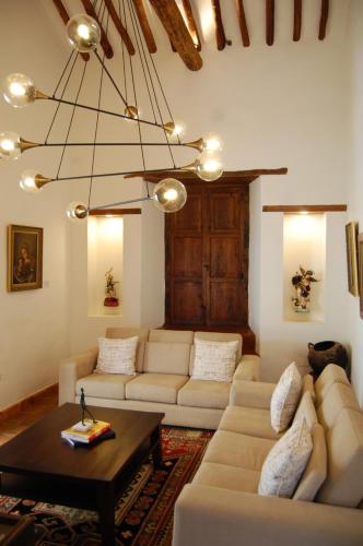 593783925 Santa Sofia Casa Boutique