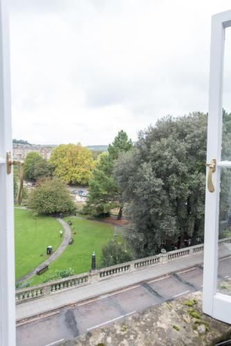 Parade Gardens Boutique Apartments- Central, Grade I Listed, 4K TVs, Hidden Views, Бат (фото 3)