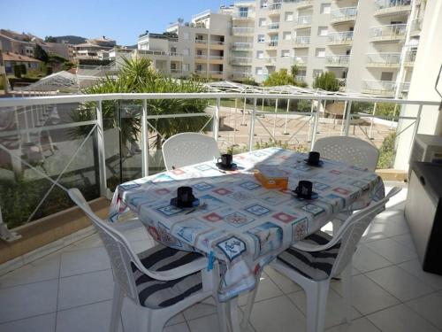 Bel appartement 2 pièces climatisé proche plage - Location saisonnière - Cavalaire-sur-Mer