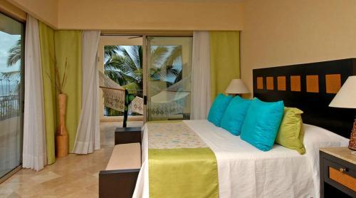 2BD Garza Blanca Oceanview & Luxury Beach Resort in Puerto Vallarta, Mexico