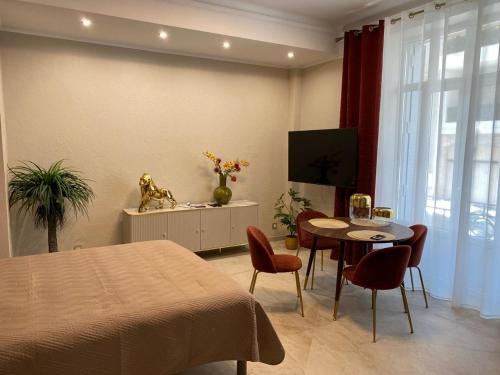 Extraordinaire grand studio au centre 6 minutes à pied de la plage et l'hôtel Negresco, Nice (photo 10)