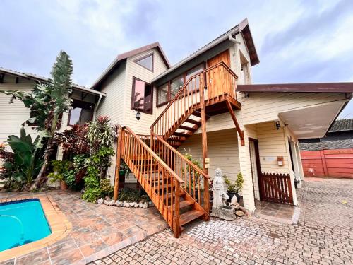 ทัศนียภาพภายนอกโรงแรม, The Wood House in อ่าวริชาร์ดส
