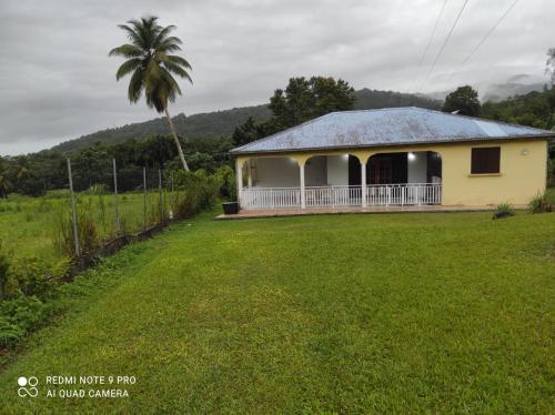 Buitenkant, Espace Nature 97115 in Sainte Rose